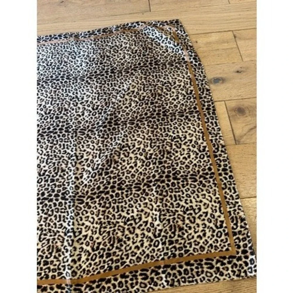 Leopard Print Scarf 100% Silk‎ Brown Excellent Cond. Square Animal Print (1727)